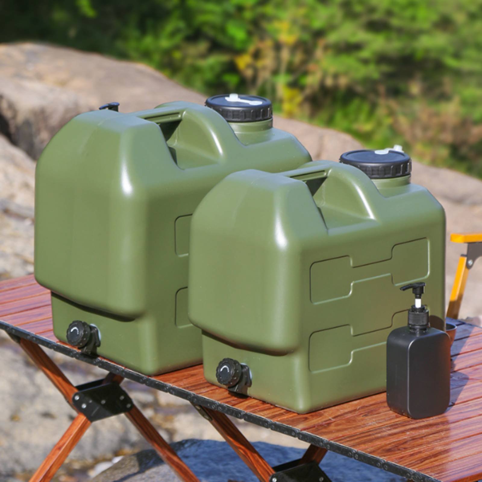 蛇口付き水容器 食品グレードPE キャンプ用ウォータージャグ - Outdoor Camping Food のレビューと価格